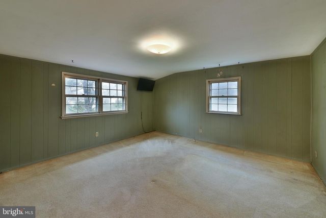 982 MUELLER RD, Warminster, PA 18974