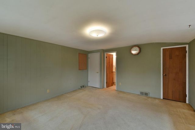 982 MUELLER RD, Warminster, PA 18974