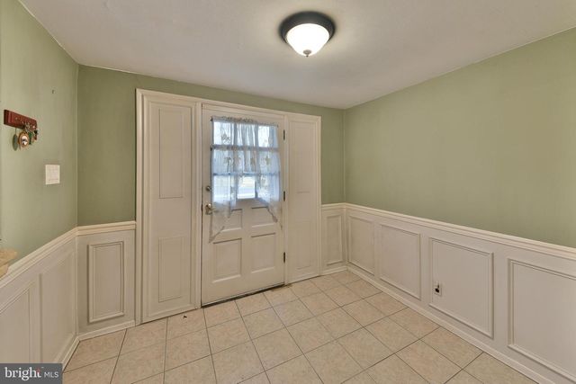 982 MUELLER RD, Warminster, PA 18974