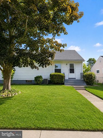 203 BAILEY AVE, Maple Shade, NJ 08052