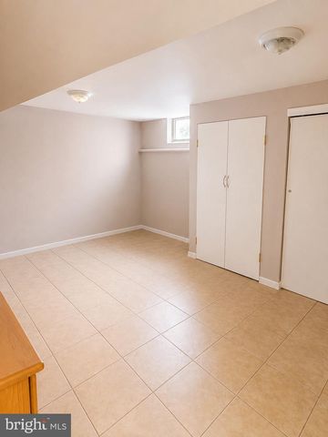 203 BAILEY AVE, Maple Shade, NJ 08052