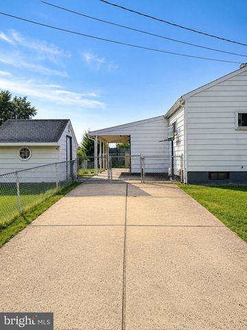 203 BAILEY AVE, Maple Shade, NJ 08052
