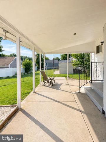 203 BAILEY AVE, Maple Shade, NJ 08052