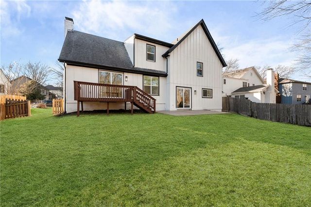 14417 S Locust Street, Olathe, KS 66062