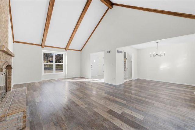 14417 S Locust Street, Olathe, KS 66062