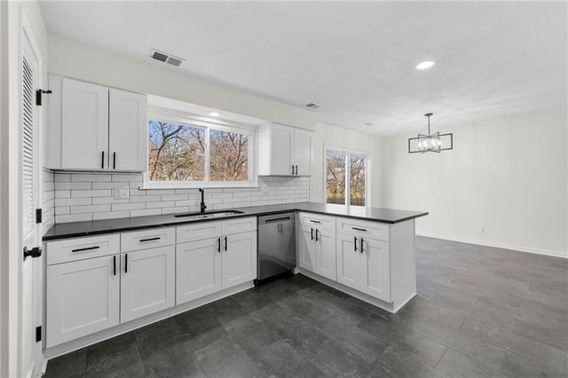 14417 S Locust Street, Olathe, KS 66062