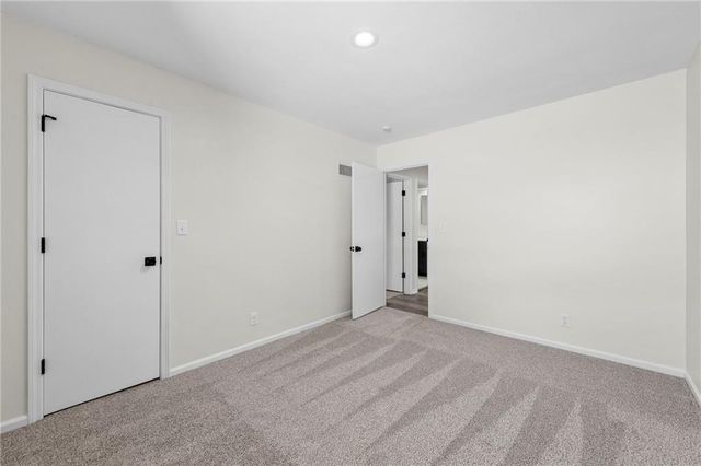 14417 S Locust Street, Olathe, KS 66062