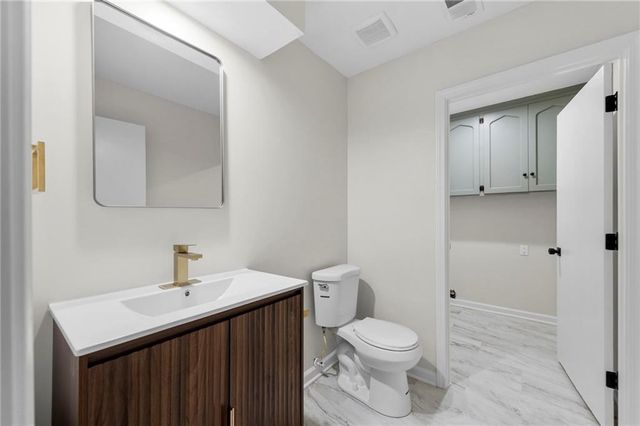 14417 S Locust Street, Olathe, KS 66062