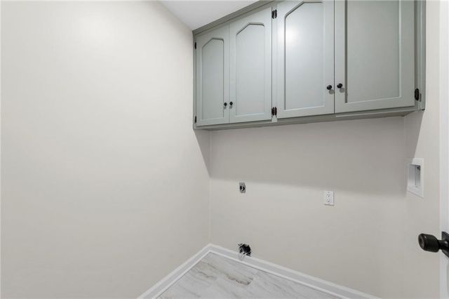 14417 S Locust Street, Olathe, KS 66062