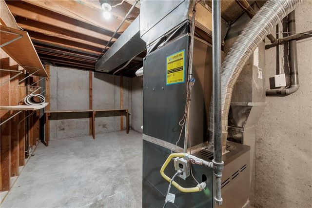 14417 S Locust Street, Olathe, KS 66062