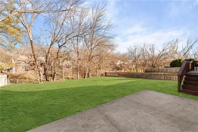 14417 S Locust Street, Olathe, KS 66062