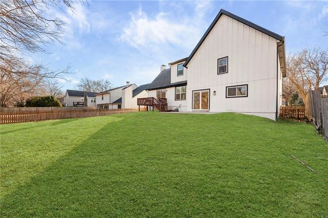 14417 S Locust Street, Olathe, KS 66062