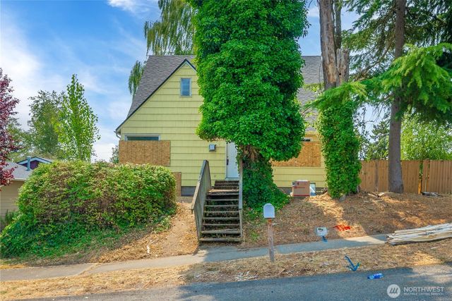 1102 E 57th Street, Tacoma, WA 98404