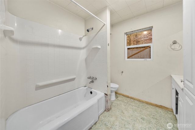 1102 E 57th Street, Tacoma, WA 98404