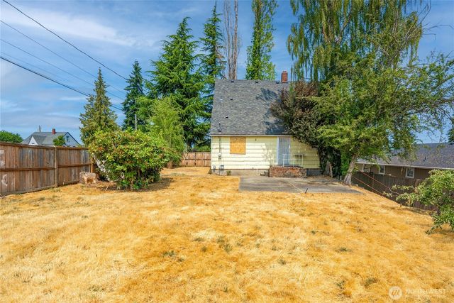1102 E 57th Street, Tacoma, WA 98404