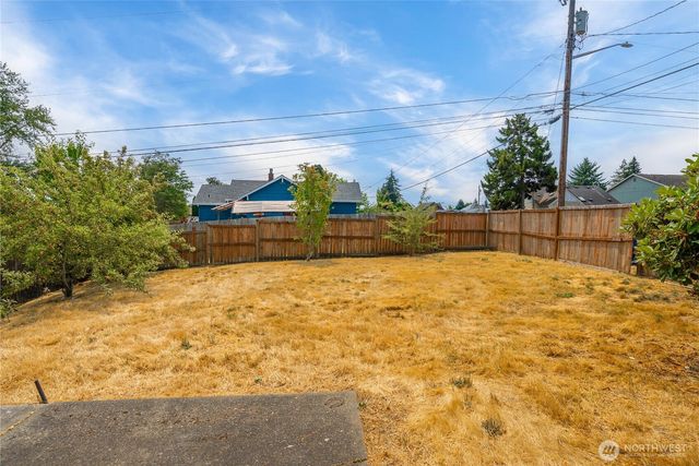 1102 E 57th Street, Tacoma, WA 98404