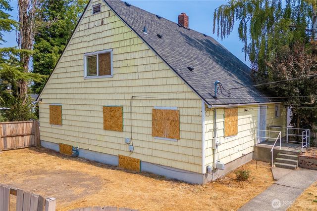 1102 E 57th Street, Tacoma, WA 98404