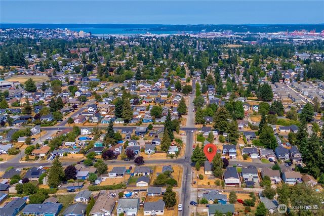 1102 E 57th Street, Tacoma, WA 98404