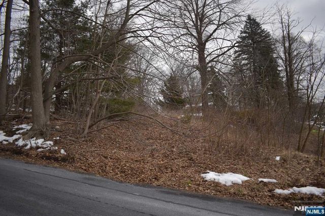18 Valley View Lane, West Milford, NJ 07480