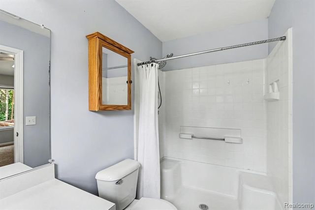 5576 Juneberry Court, Waterford, MI 48329