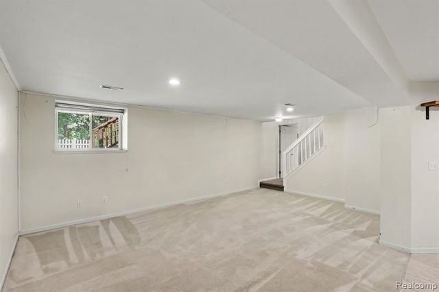 5576 Juneberry Court, Waterford, MI 48329