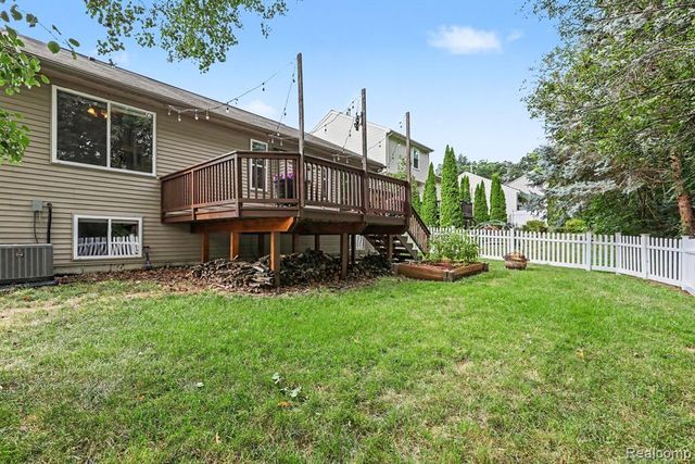 5576 Juneberry Court, Waterford, MI 48329