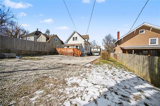 1129 Cleveland Avenue, Kansas City, KS 66104