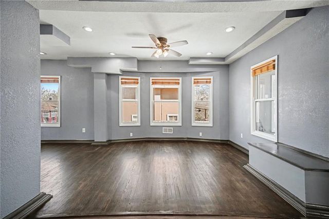 1129 Cleveland Avenue, Kansas City, KS 66104