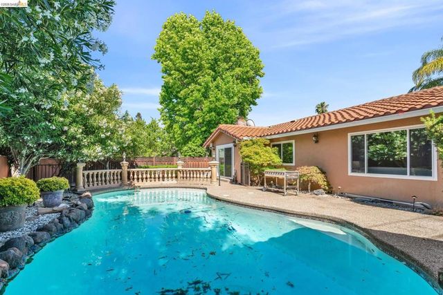 2618 Via Verde, Walnut Creek, CA 94598