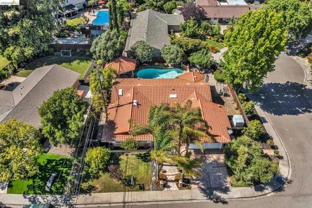2618 Via Verde, Walnut Creek, CA 94598