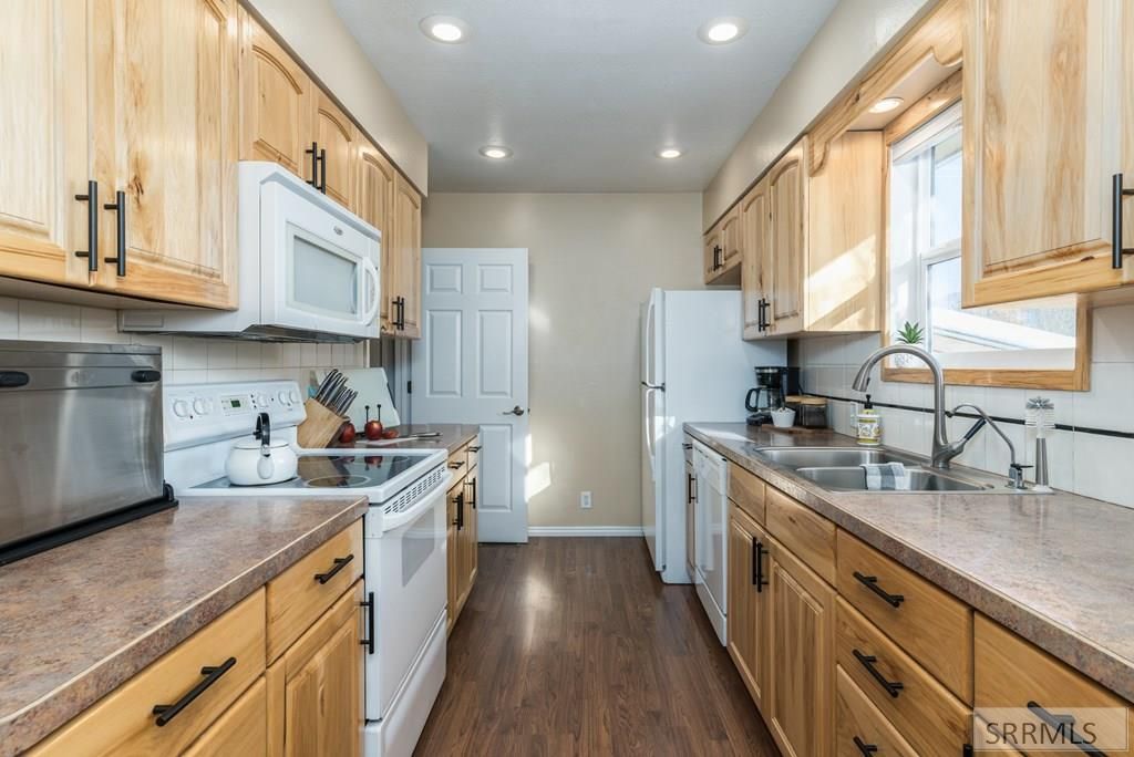 Image 13 of property listing at 72 S 3rd W, Lava Hot Springs, ID 83246