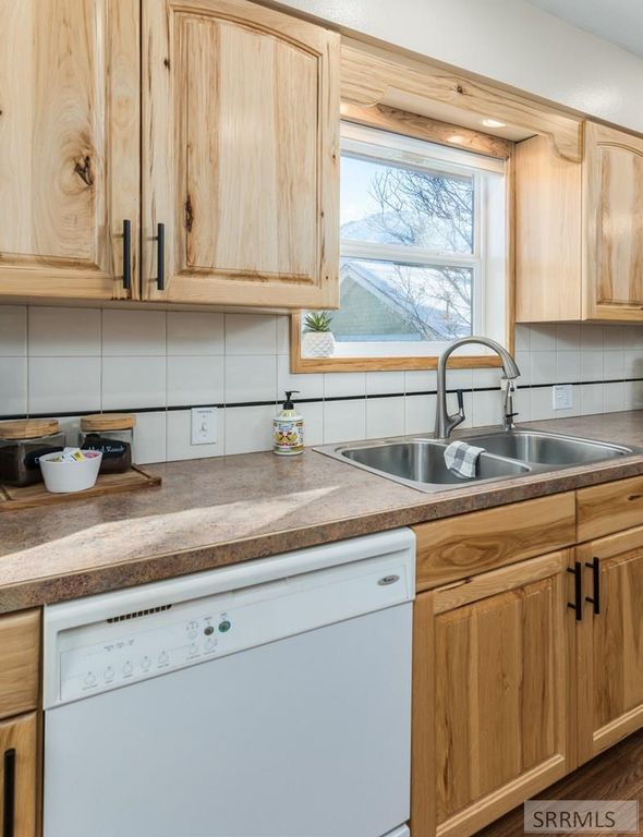 Image 15 of property listing at 72 S 3rd W, Lava Hot Springs, ID 83246