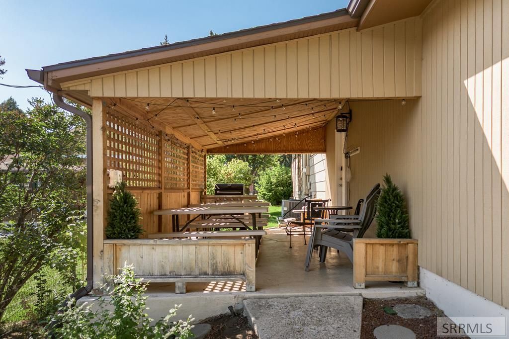 Image 6 of property listing at 72 S 3rd W, Lava Hot Springs, ID 83246