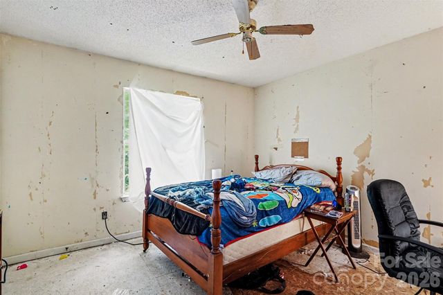 702 Foxborough Road, Charlotte, NC 28213