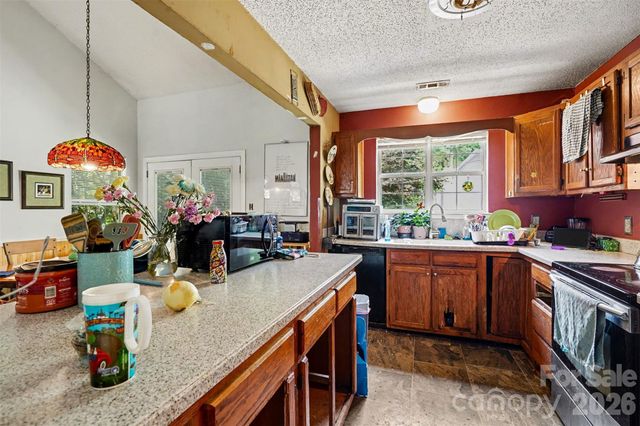 702 Foxborough Road, Charlotte, NC 28213