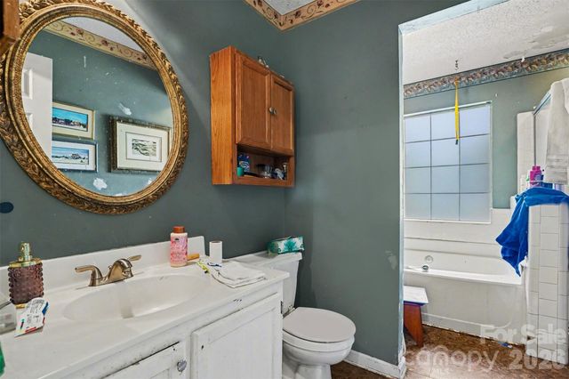 702 Foxborough Road, Charlotte, NC 28213