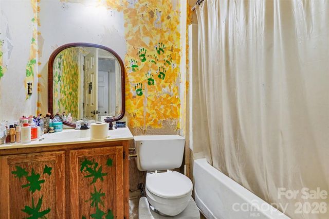 702 Foxborough Road, Charlotte, NC 28213