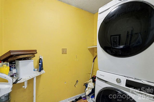 702 Foxborough Road, Charlotte, NC 28213