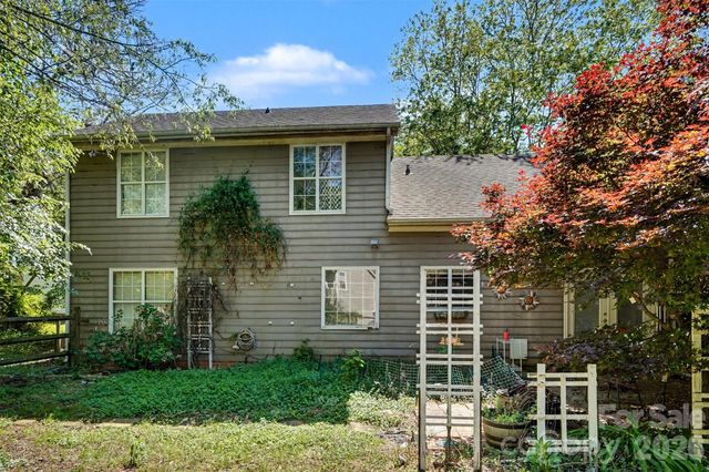 702 Foxborough Road, Charlotte, NC 28213