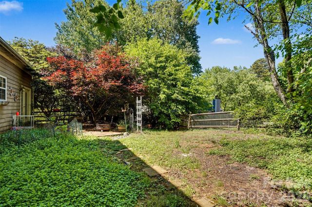 702 Foxborough Road, Charlotte, NC 28213