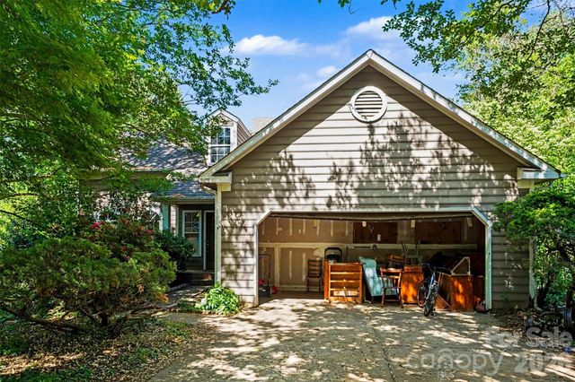 702 Foxborough Road, Charlotte, NC 28213