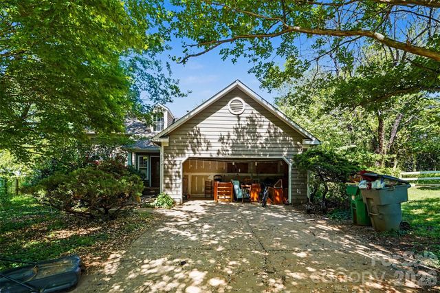 702 Foxborough Road, Charlotte, NC 28213