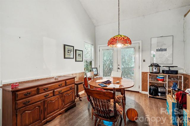 702 Foxborough Road, Charlotte, NC 28213