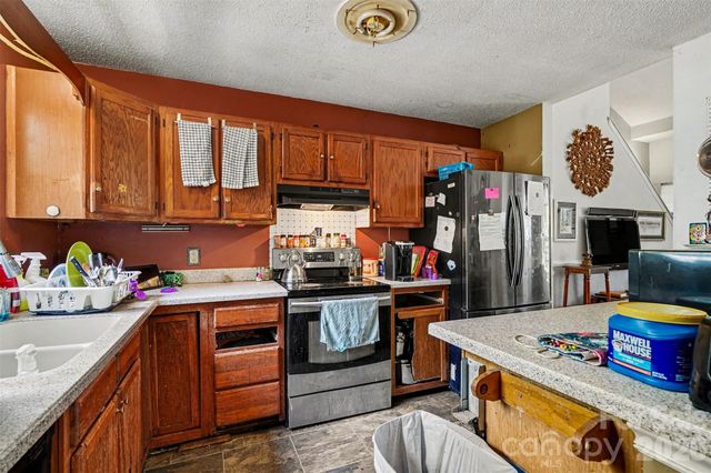 702 Foxborough Road, Charlotte, NC 28213