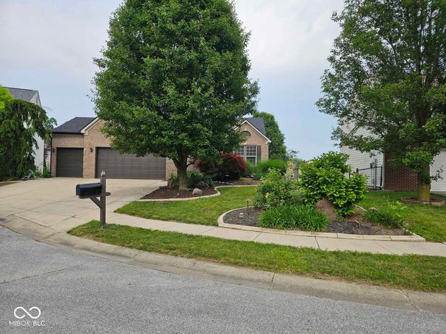6051 Copeland Mills Court, Indianapolis, IN 46221