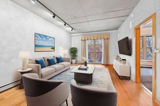 212 1st Street N 202, Minneapolis, MN 55401