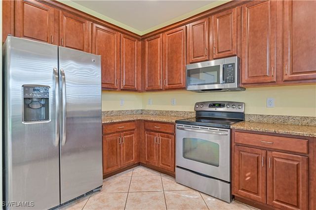 11041 Yellow Poplar DR, Fort Myers, FL 33913