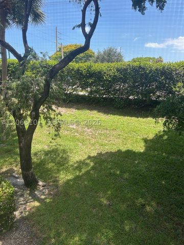 815 W Boynton Beach Blvd 2-202, Boynton Beach, FL 33426