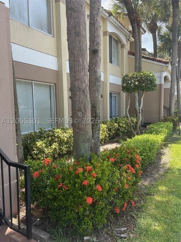 815 W Boynton Beach Blvd 2-202, Boynton Beach, FL 33426