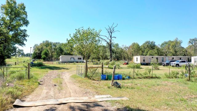 9486 Puddin Lane, Madisonville, TX 77864